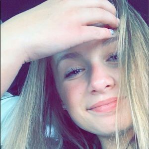 Meet your Posher, Alyssa